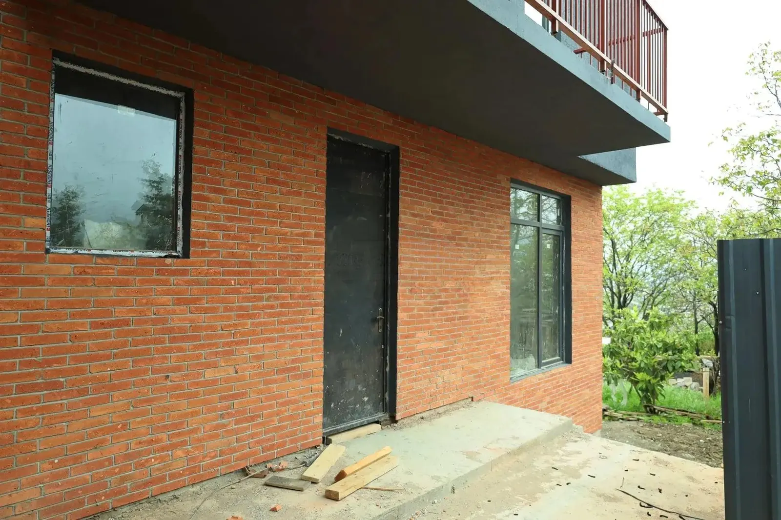 House, 5-room, 220 m²