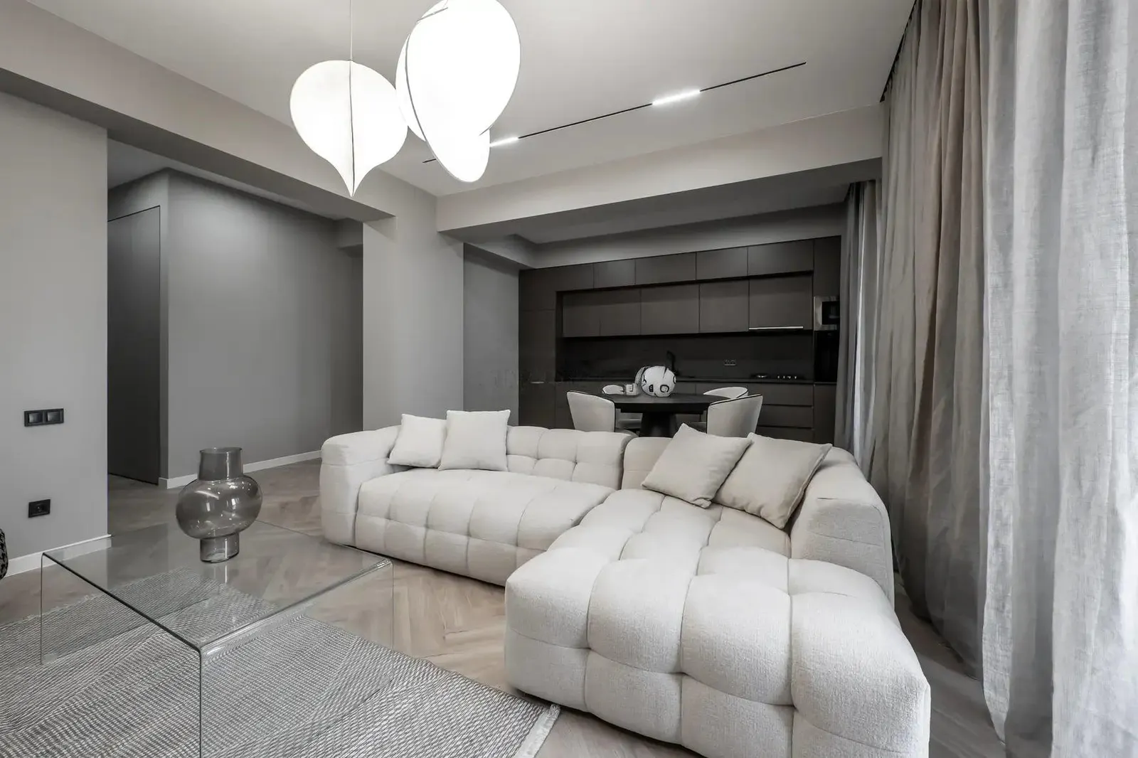 Квартира, 4-комн., 143 м²