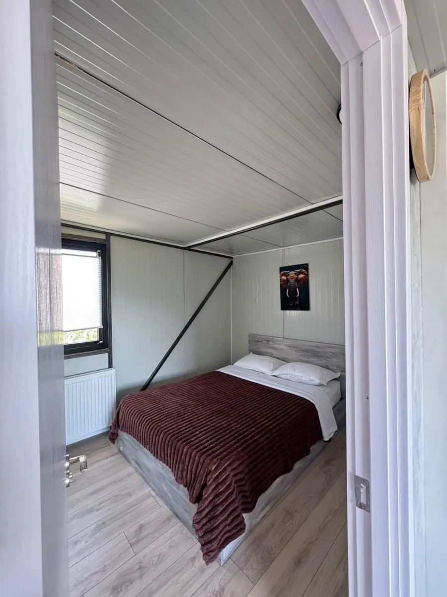 Дом, 5-комн., 250 м²