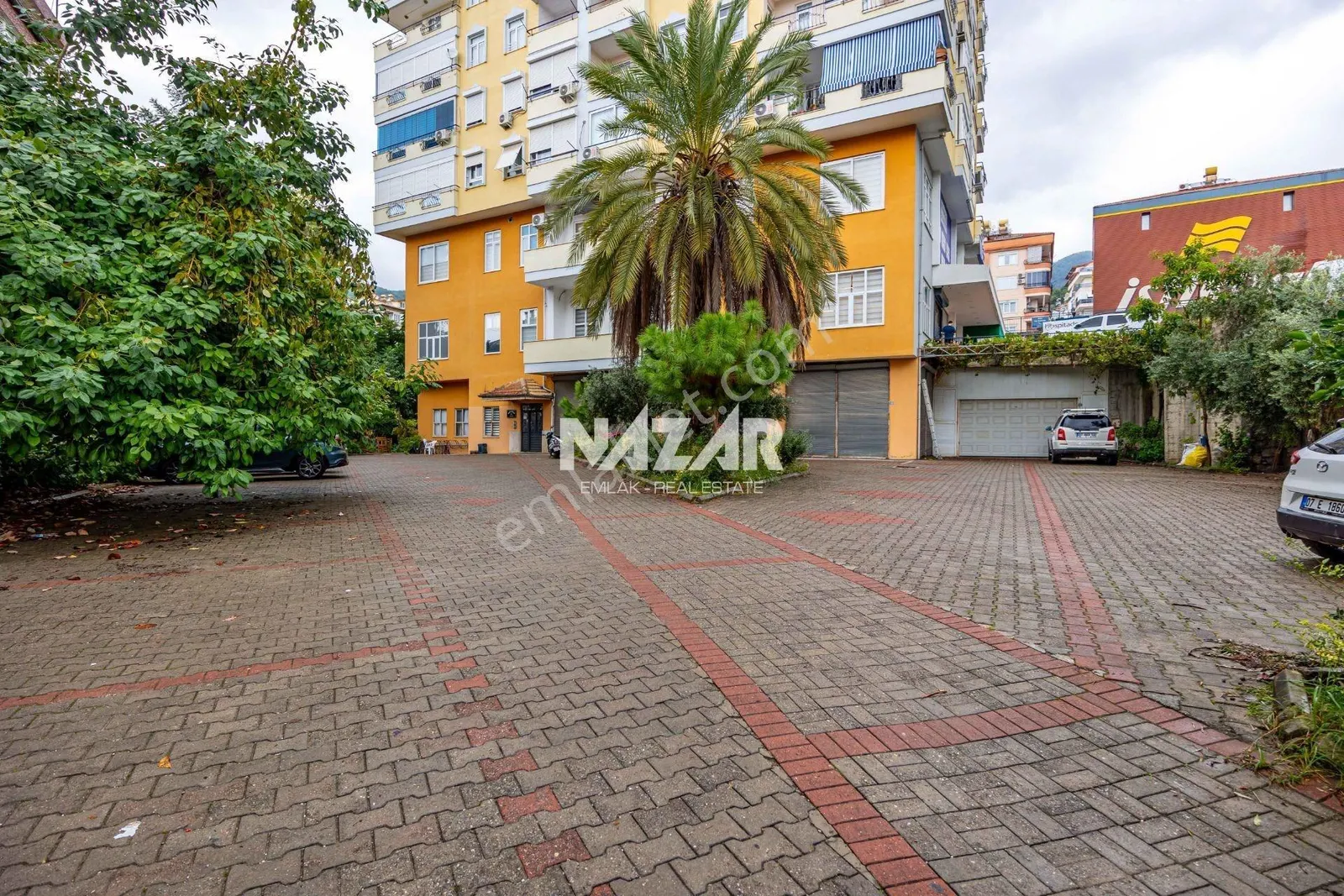 Apartment, 4-room, 160 m²