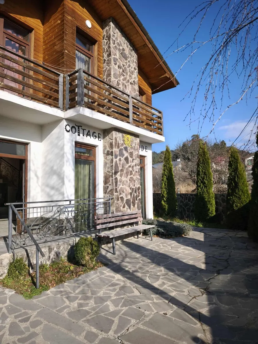 House, 3-room, 97.6 m²