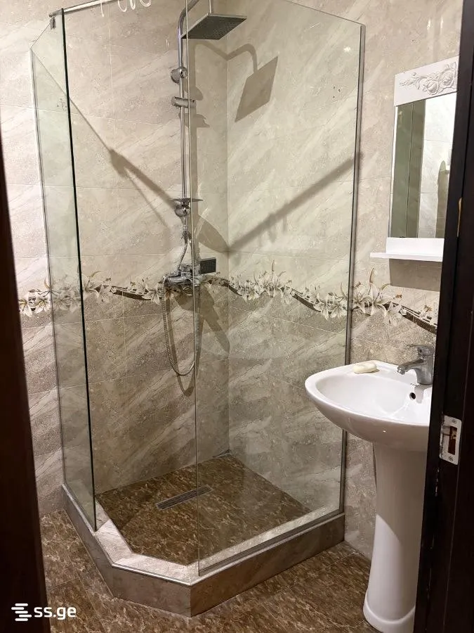 Квартира, 2-комн., 65 м²