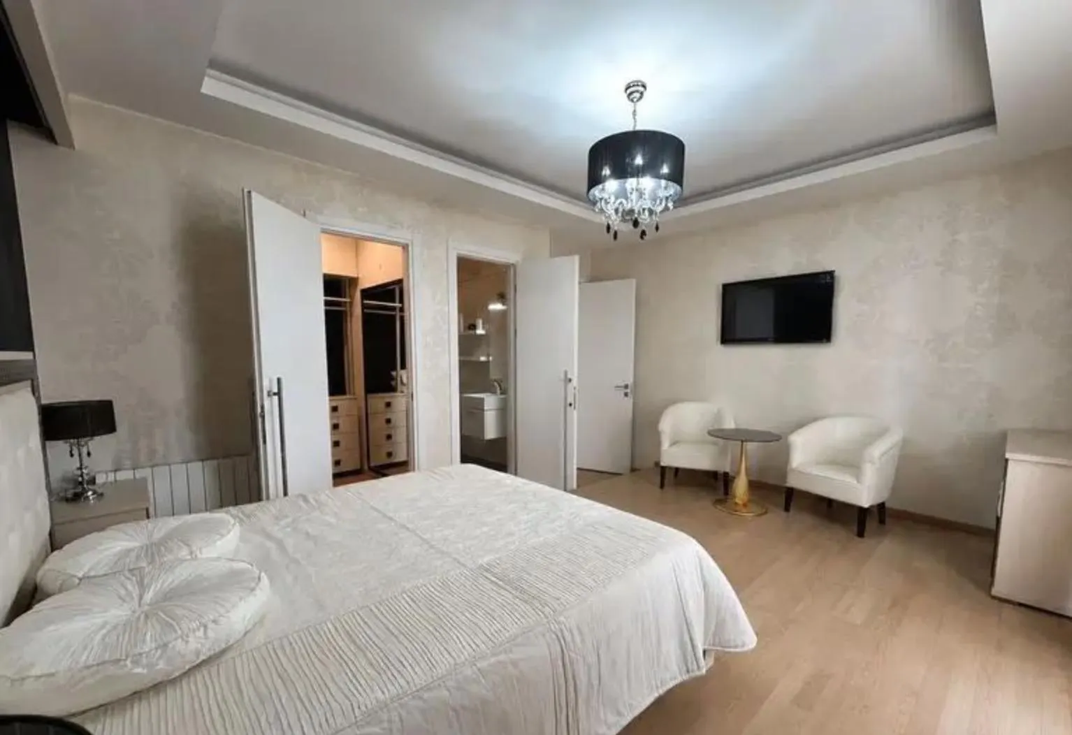 Квартира, 3-комн., 124 м²
