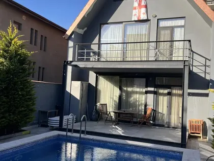 House, 5-room, 223 m²
