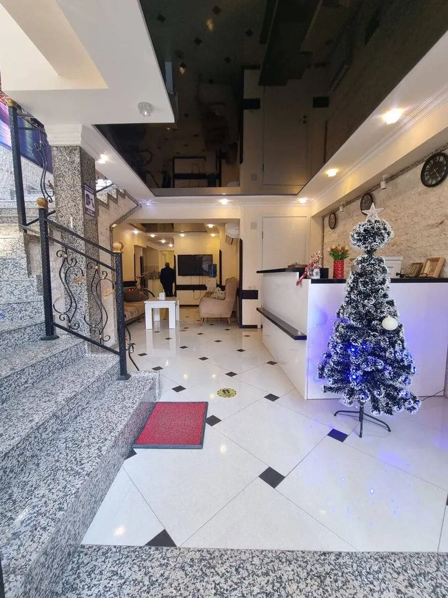 Apartment, 7-room, 200 m²