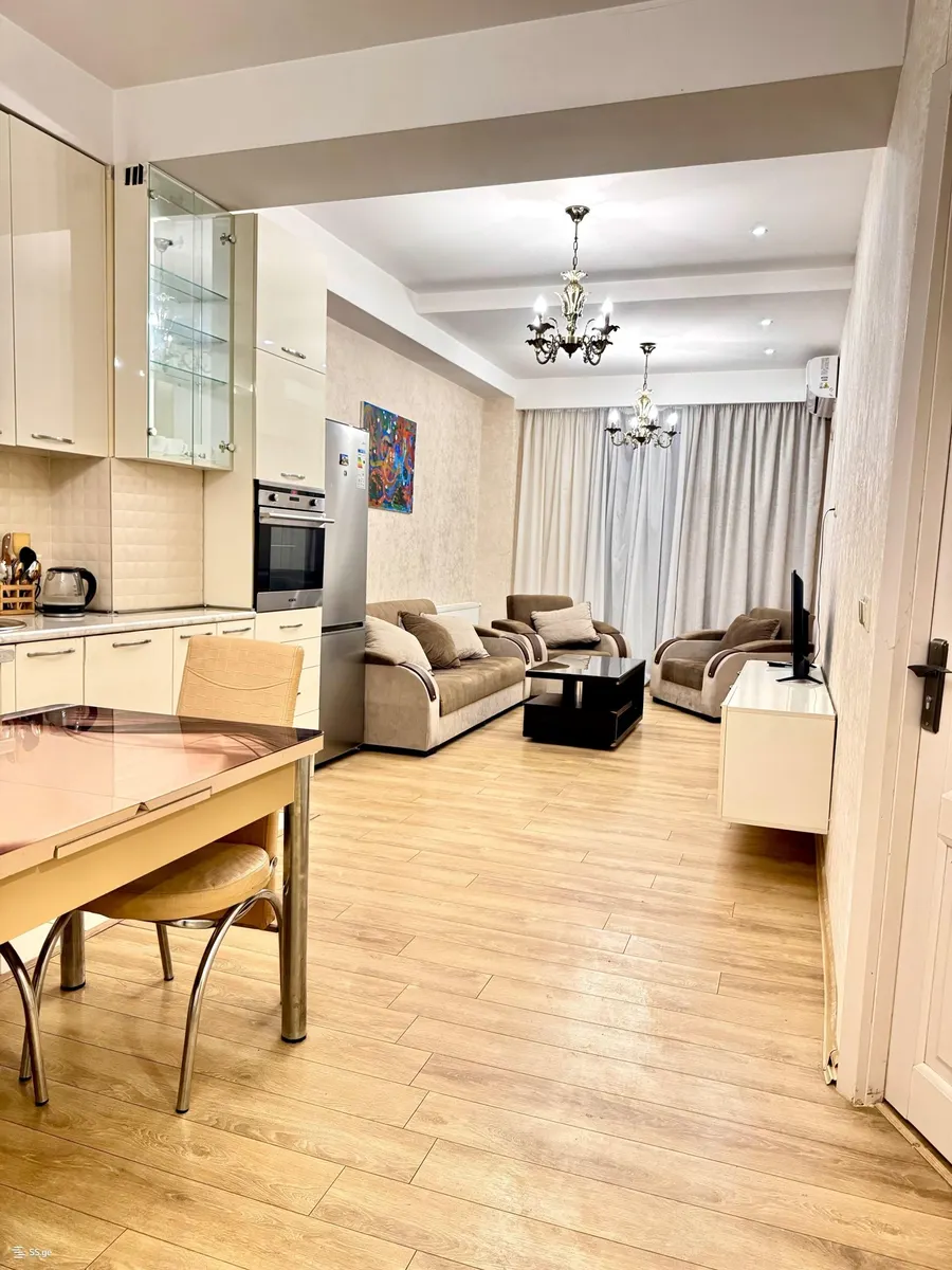 Квартира, 3-комн., 100 м²