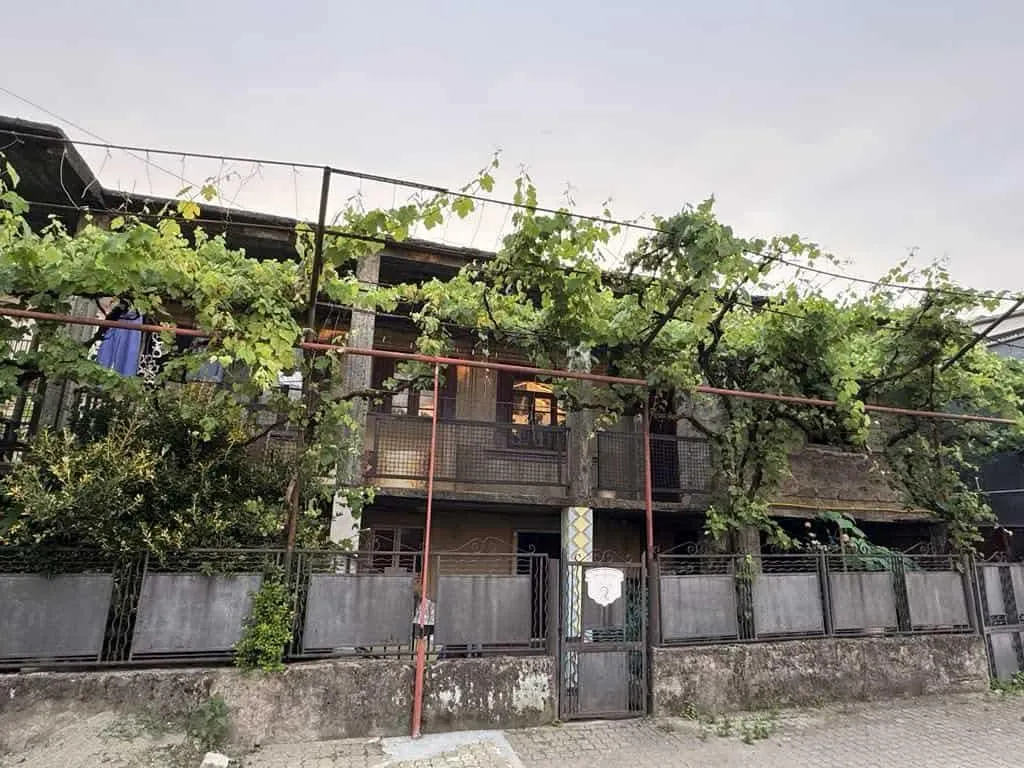 House, 5-room, 240 m²