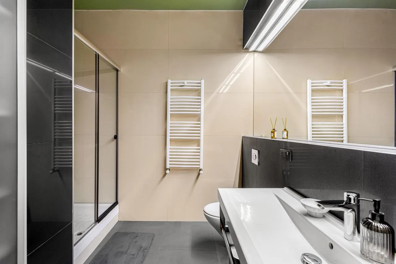 Квартира, 5-комн., 246 м²