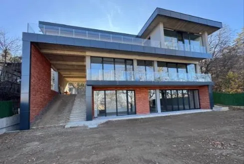 Дом, 5-комн., 750 м²