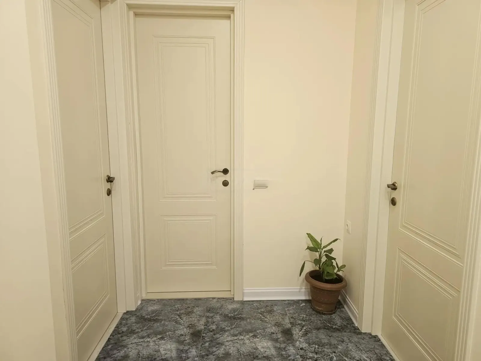 House, 5-room, 170 m²