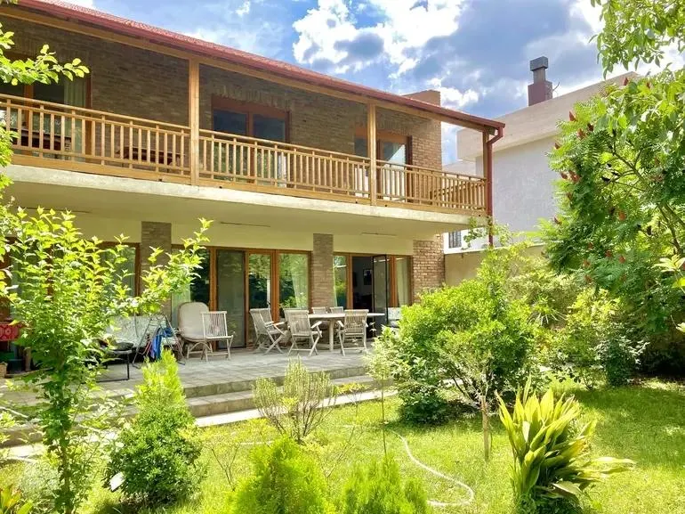 Дом, 7-комн., 340 м²