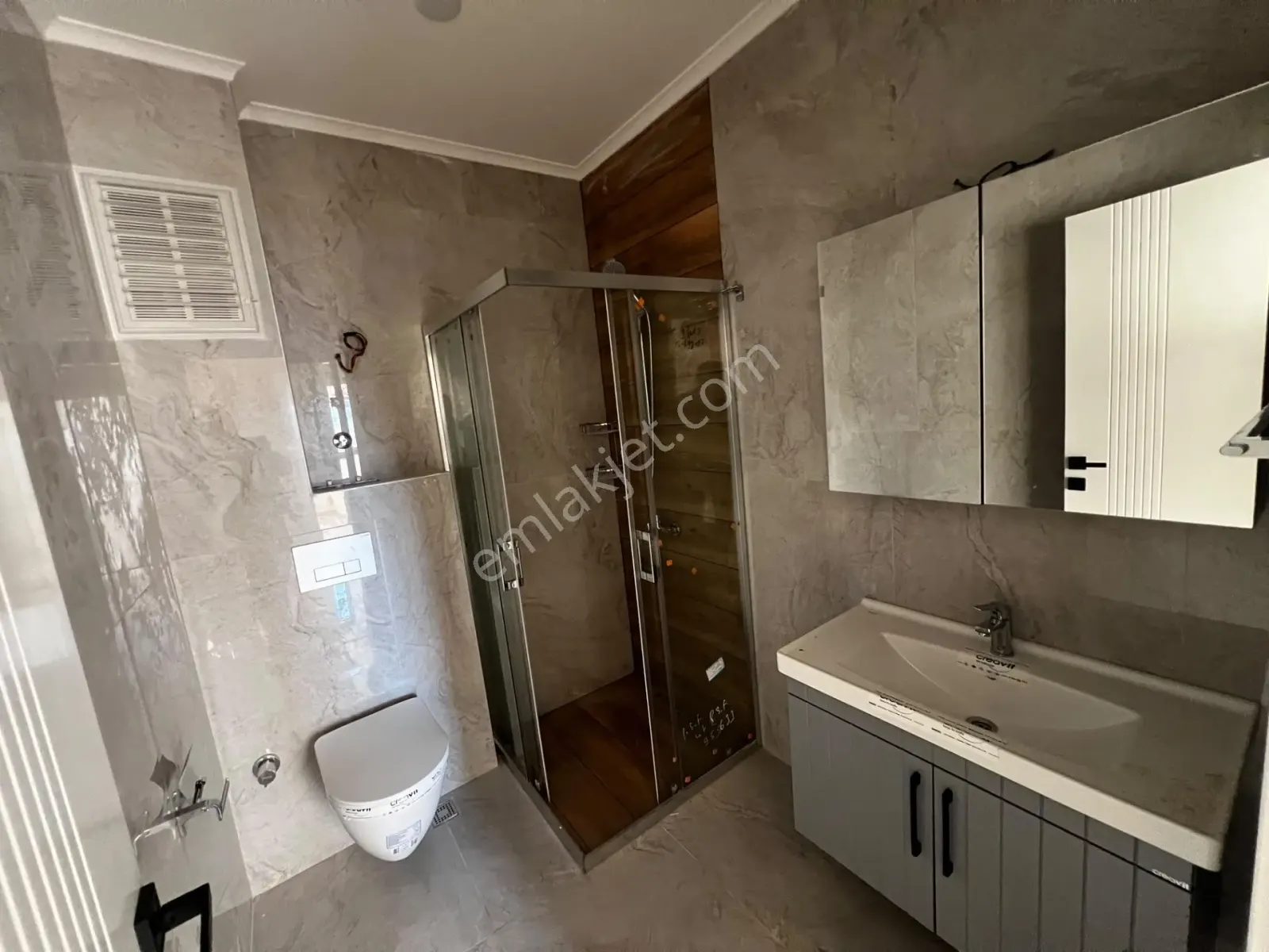 Apartment, 4-room, 140 m²