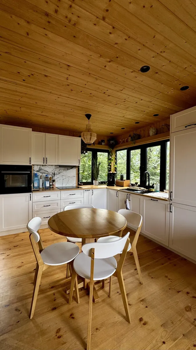 House, 3-room, 210 m²