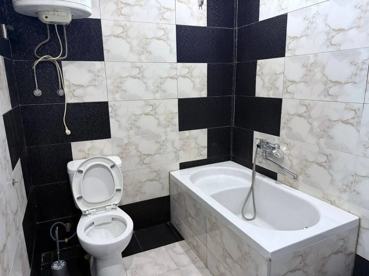 House, 4-room, 80 m²