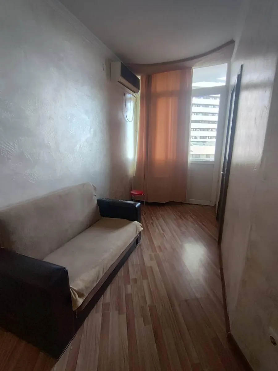 Apartment, 3-room, 60 m², Zurab Gorgiladze St, 98