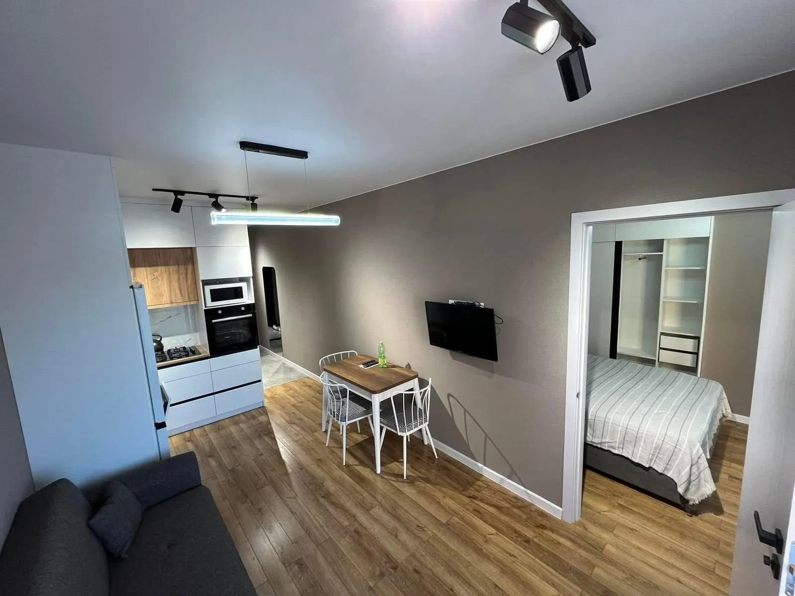 Квартира, 2-комн., 41 м², Haidar Abashidze St, 63