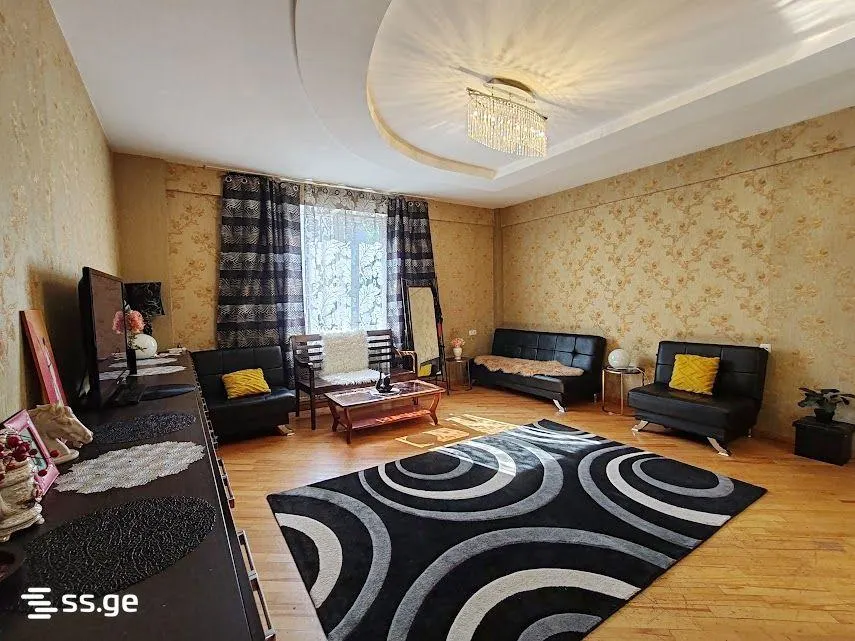 Квартира, 3-комн., 85 м²