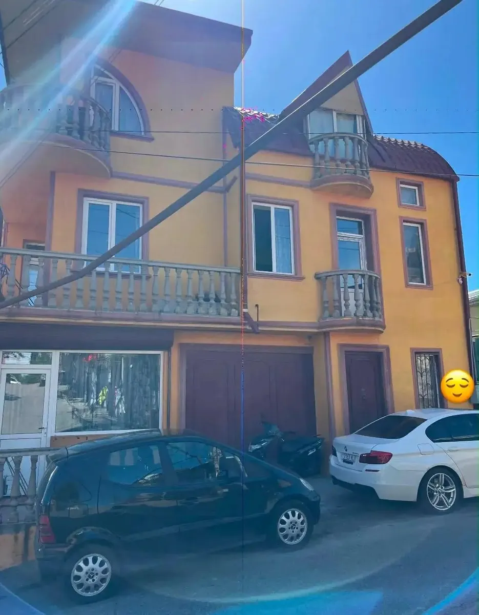 Дом, 10-комн., 305 м²