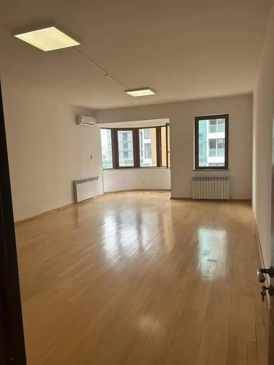 Дом, 10-комн., 700 м²