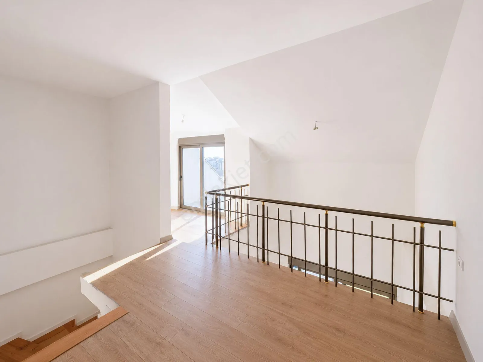 Apartment, 3-room, 100 m²