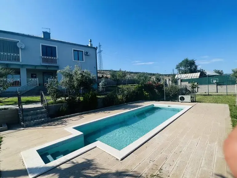 Дом, 5-комн., 350 м²