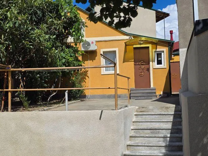 House, 4-room, 90 m²