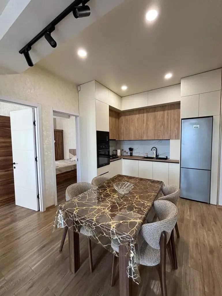 Квартира, 4-комн., 110 м², Omar Khizanishvili St, 2
