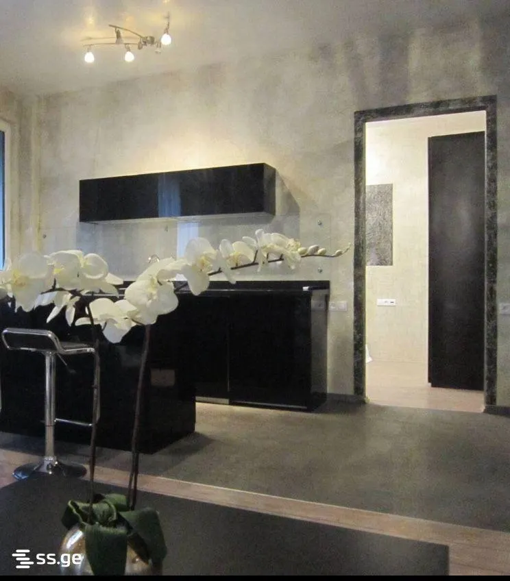 Apartment, 2-room, 90 m²