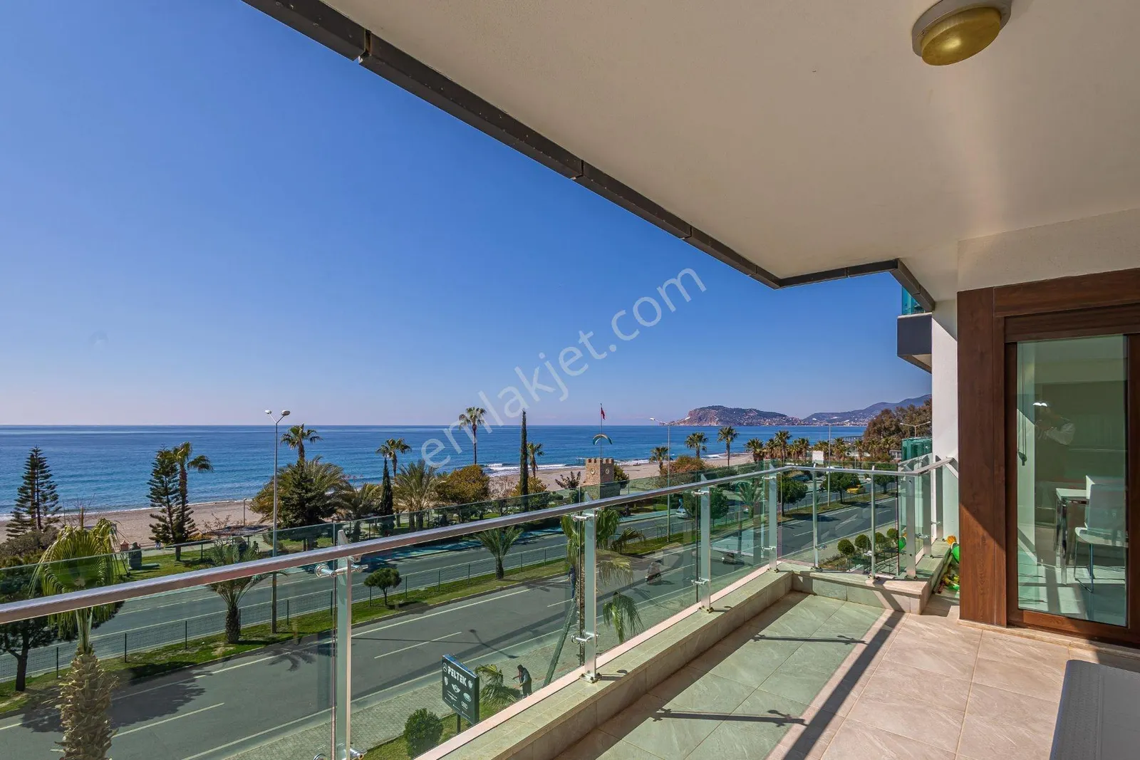 Apartment, 4-room, 160 m²