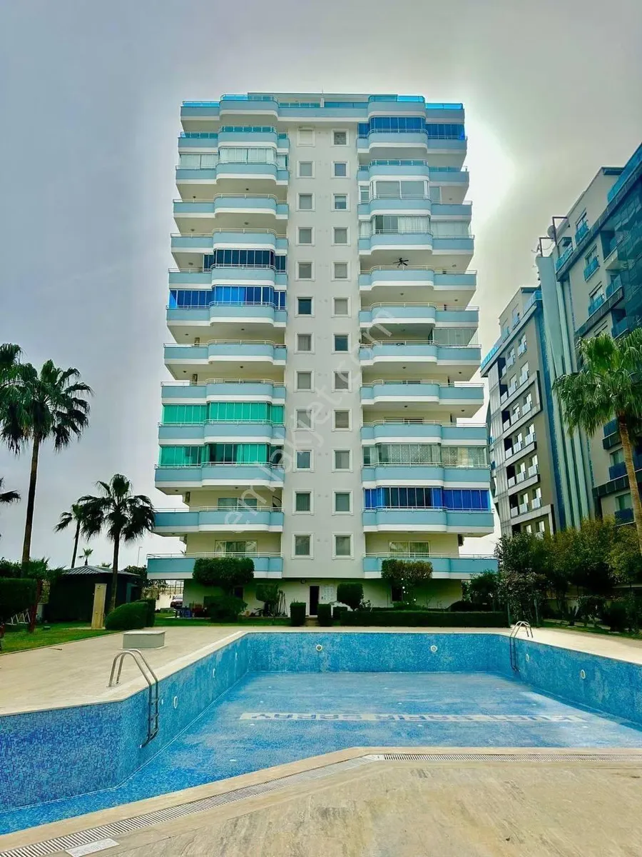 Apartment, 3-room, 130 m²