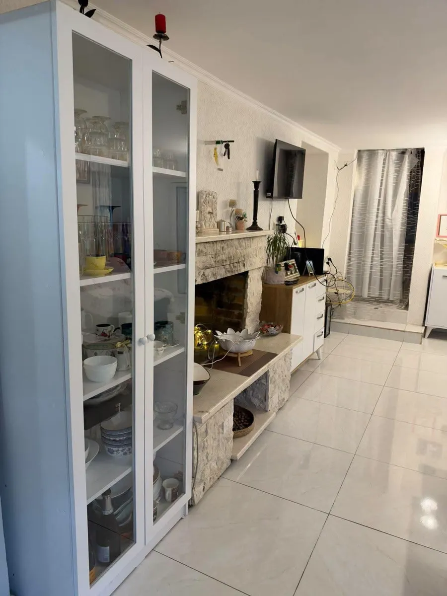 Дом, 5-комн., 300 м²