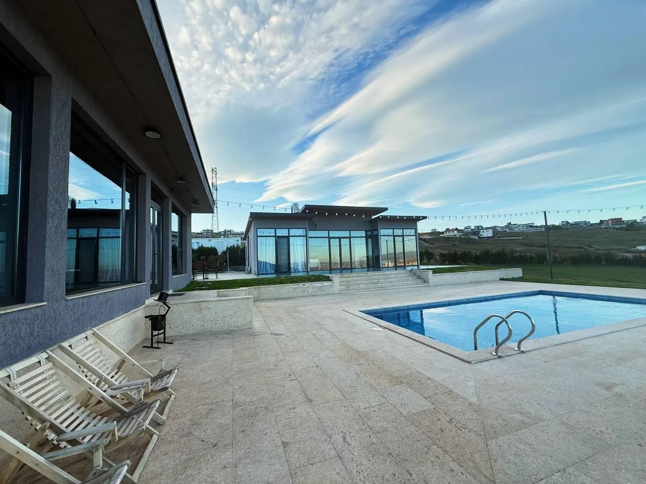 Дом, 5-комн., 3600 м²
