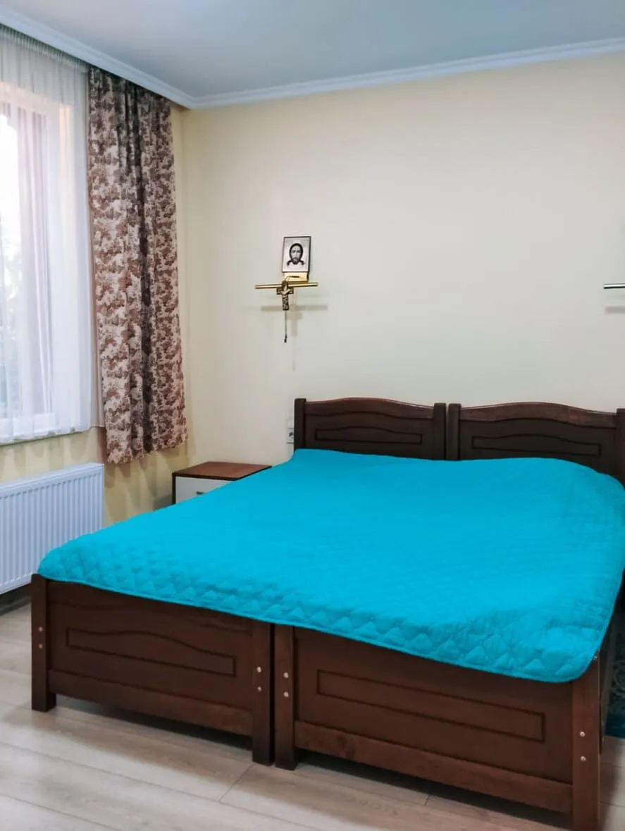 House, 300 m²
