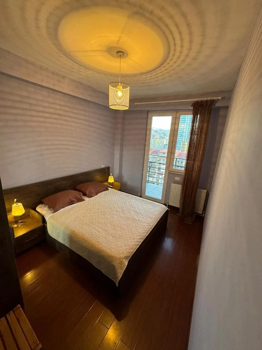 Apartment, 3-room, 130 m²