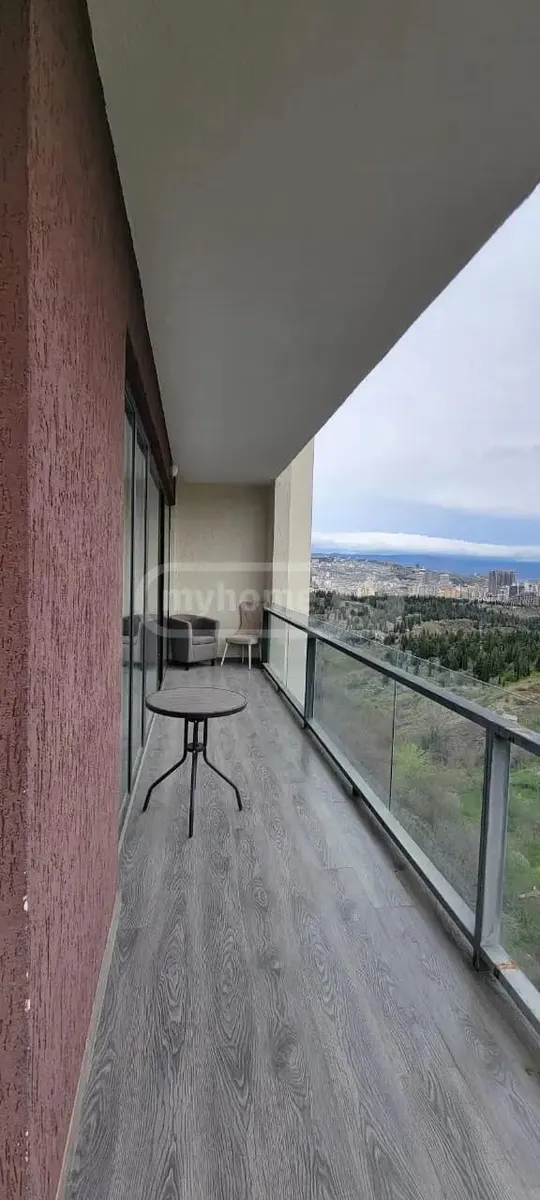 Квартира, 3-комн., 141 м²