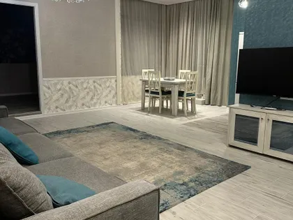 Apartment, 4-room, 140 m²