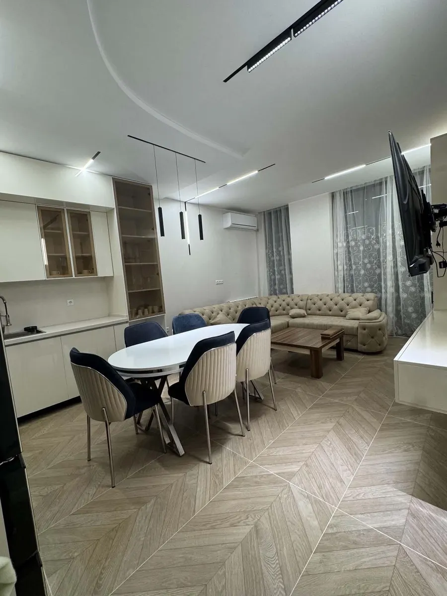 Квартира, 3-комн., 91 м², David Aghmashenebeli Ave, 164