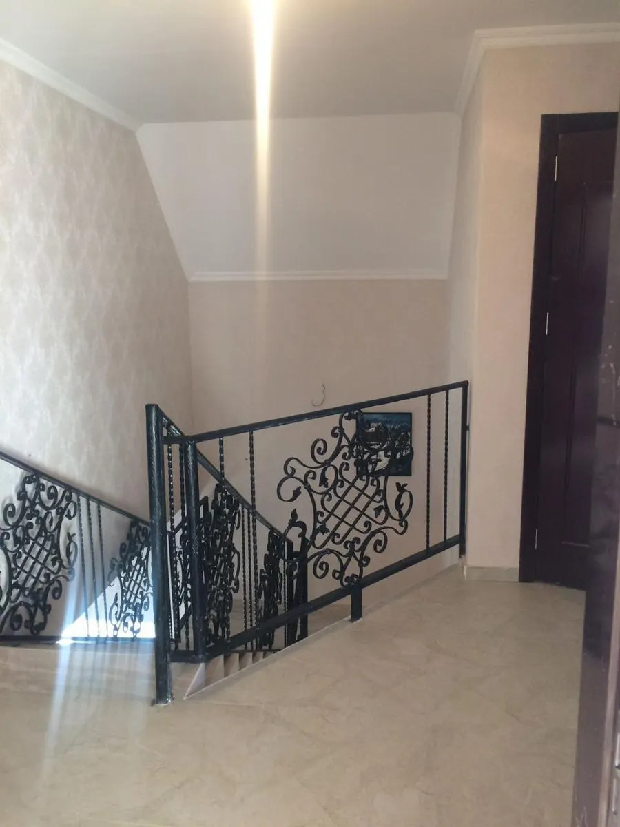 Дом, 4-комн., 400 м²