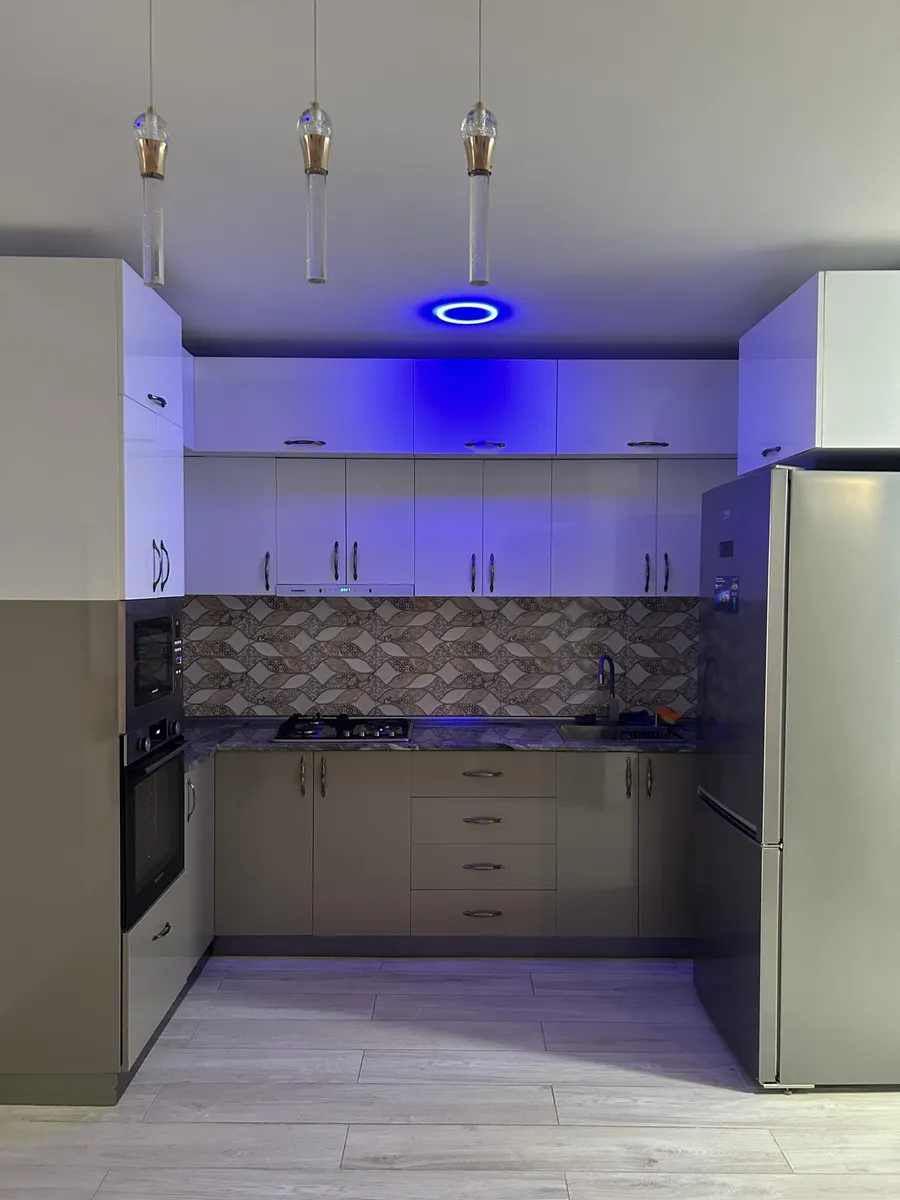 Квартира, 3-комн., 70 м², Nev Tower