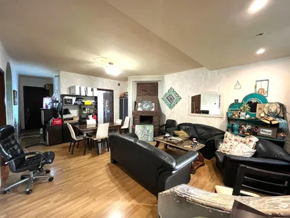 House, 3-room, 100 m²