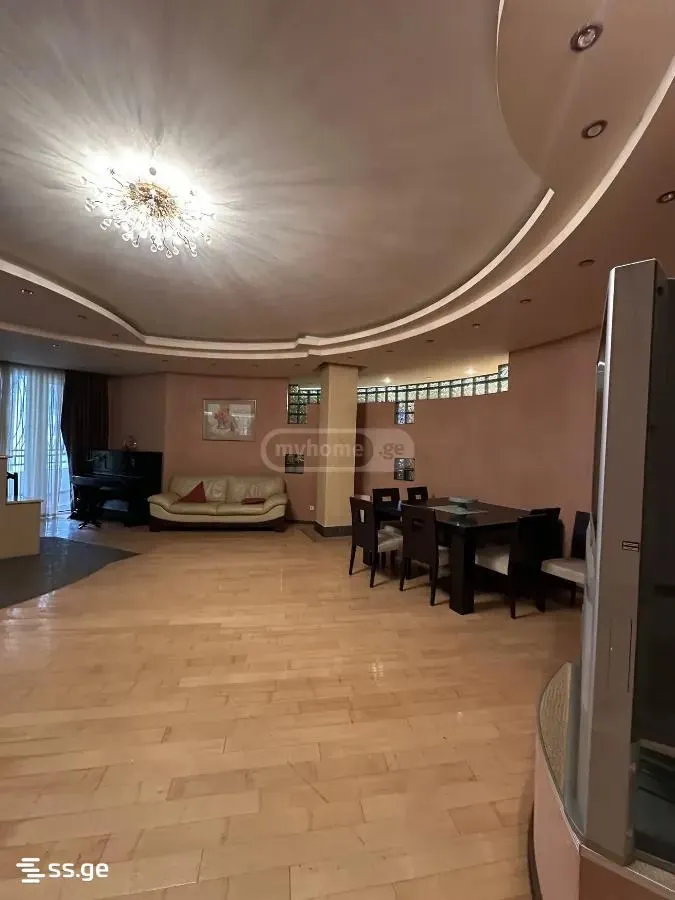 Квартира, 5-комн., 270 м²