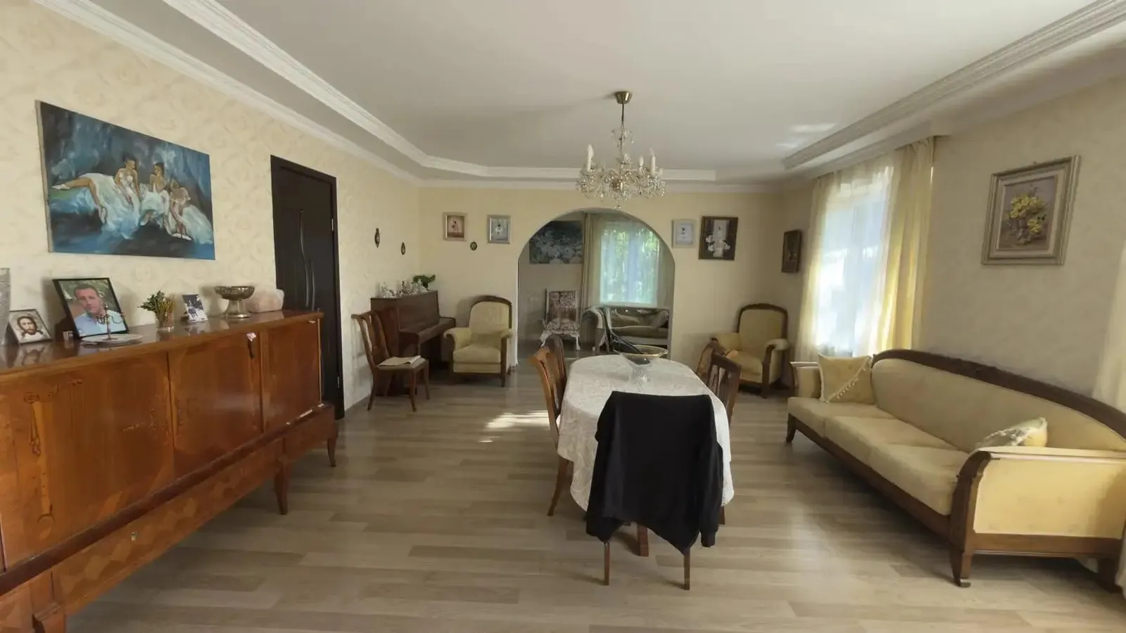 Дом, 8-комн., 350 м²