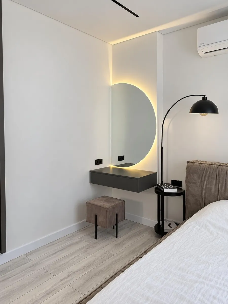House, 4-room, 220 m²
