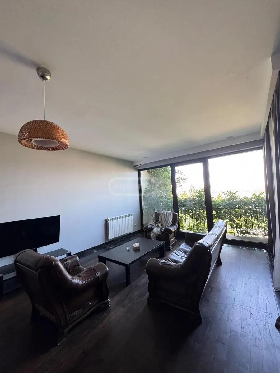 House, 5-room, 588 m²