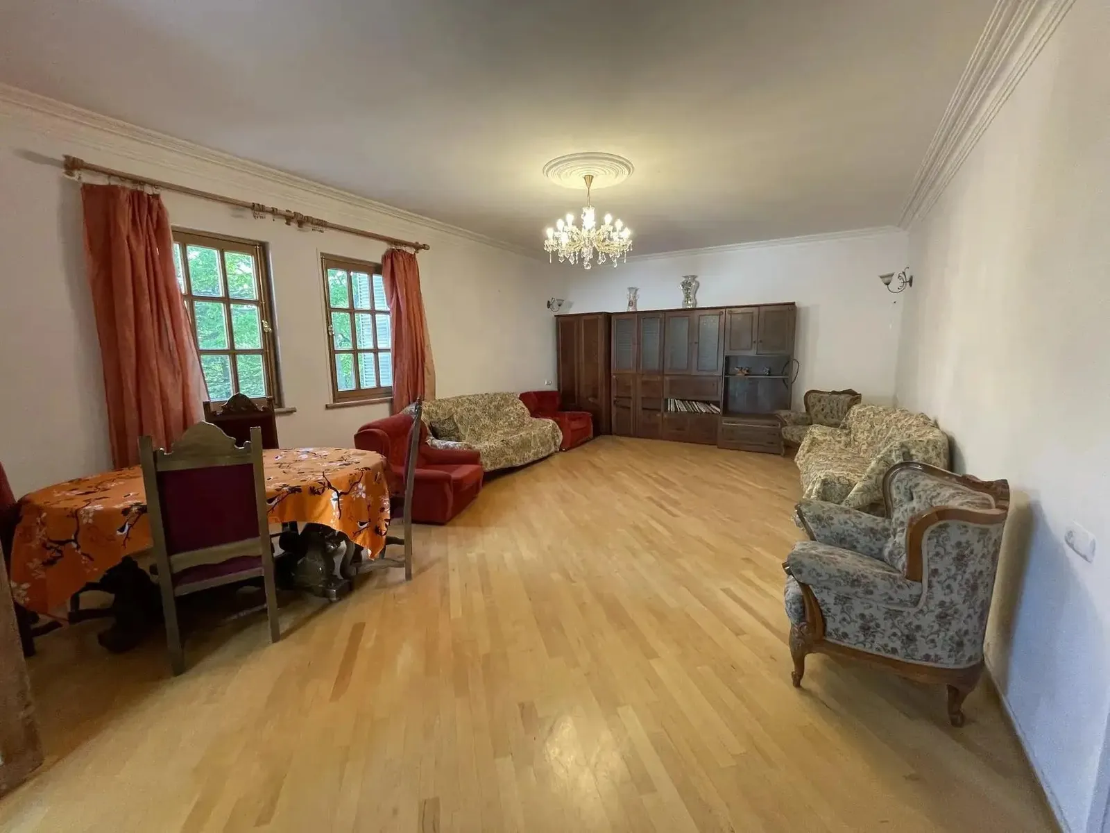 Дом, 8-комн., 350 м²