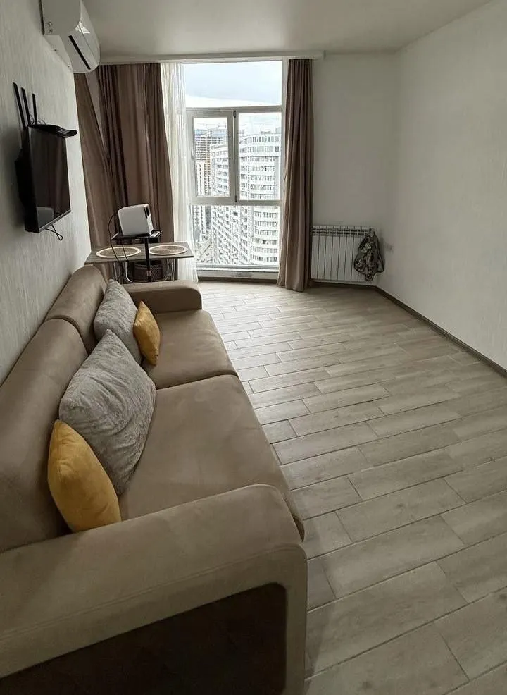 Квартира, 3-комн., 54 м², Mega City