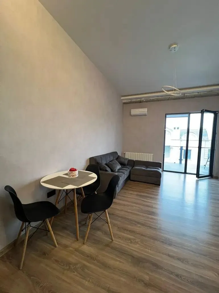 Квартира, 2-комн., 63 м²