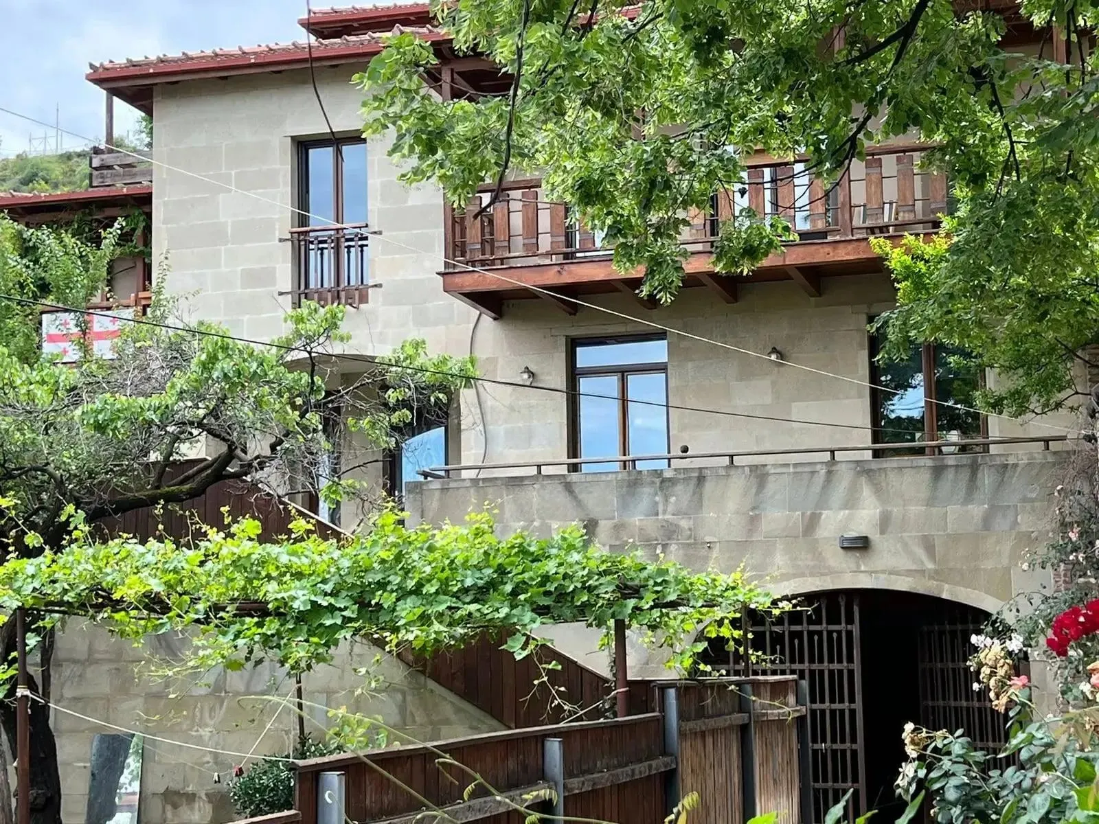 Дом, 10-комн., 900 м²