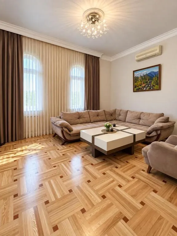Дом, 8-комн., 350 м²