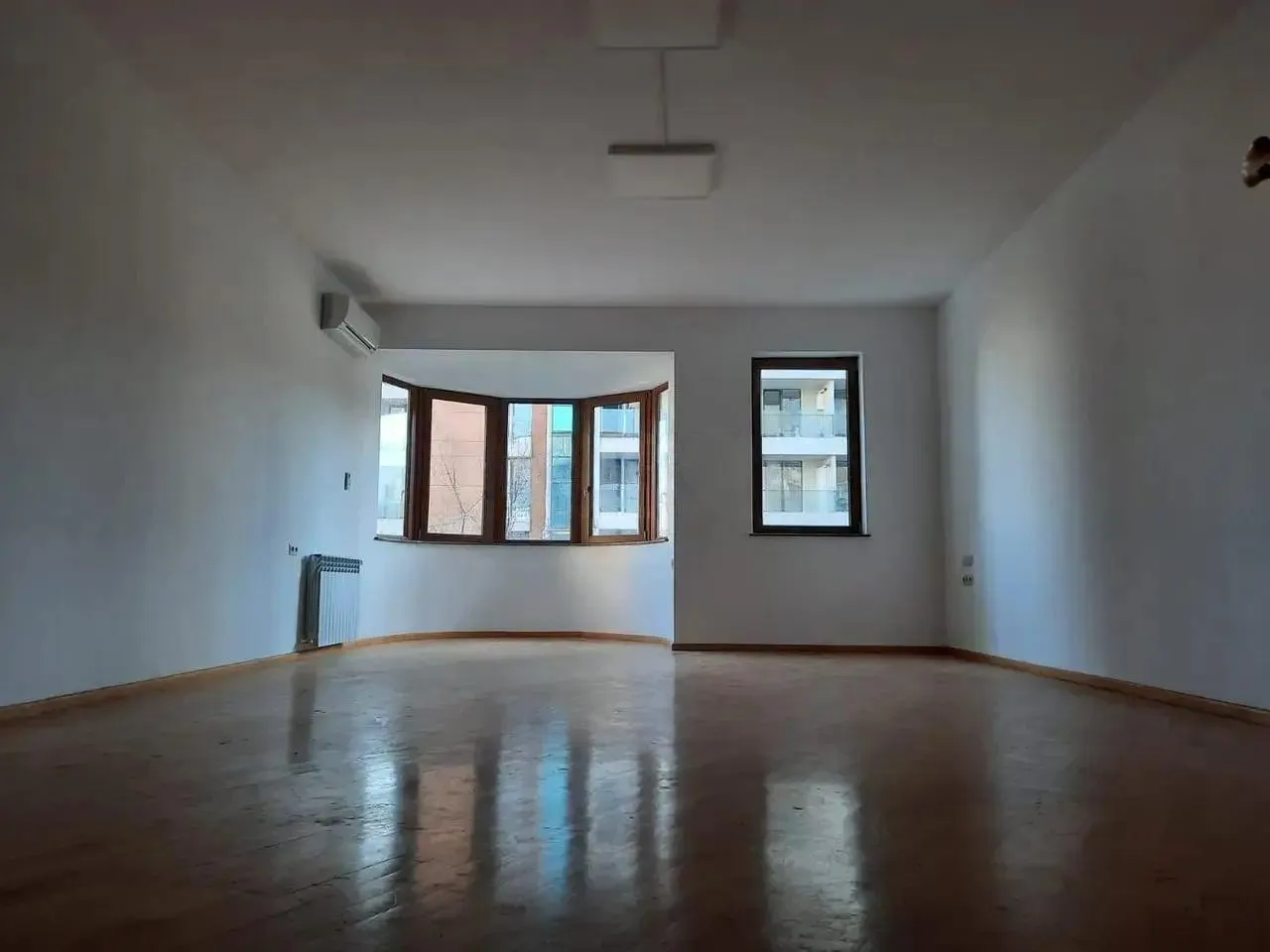 Дом, 10-комн., 700 м²